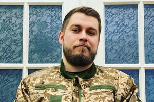 Я понимаю, зачем тему стабильности гривны качают спецслужбы РФ, не о рубле же им писать. Но зачем украинцы накручивают население?