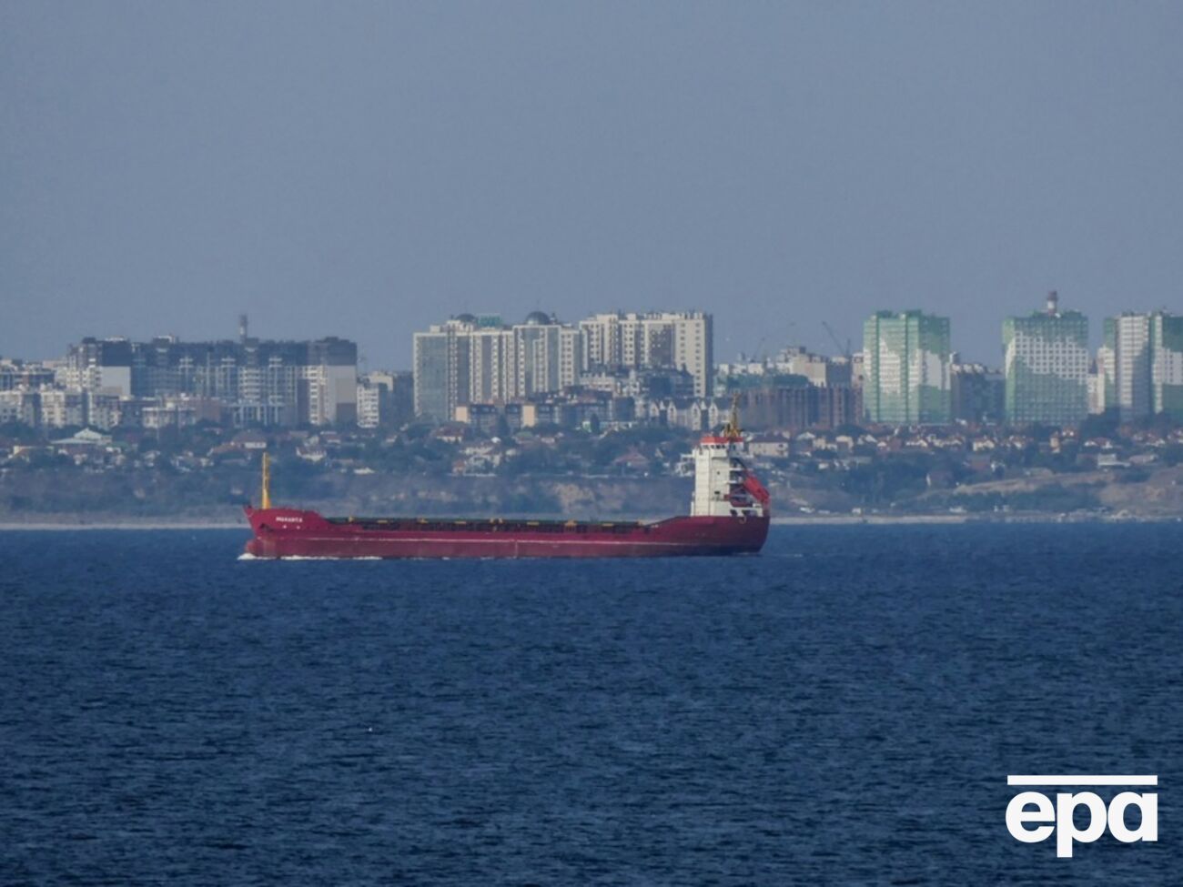 Грузовые корабли смогли зайти в три украинских порта в Черном море