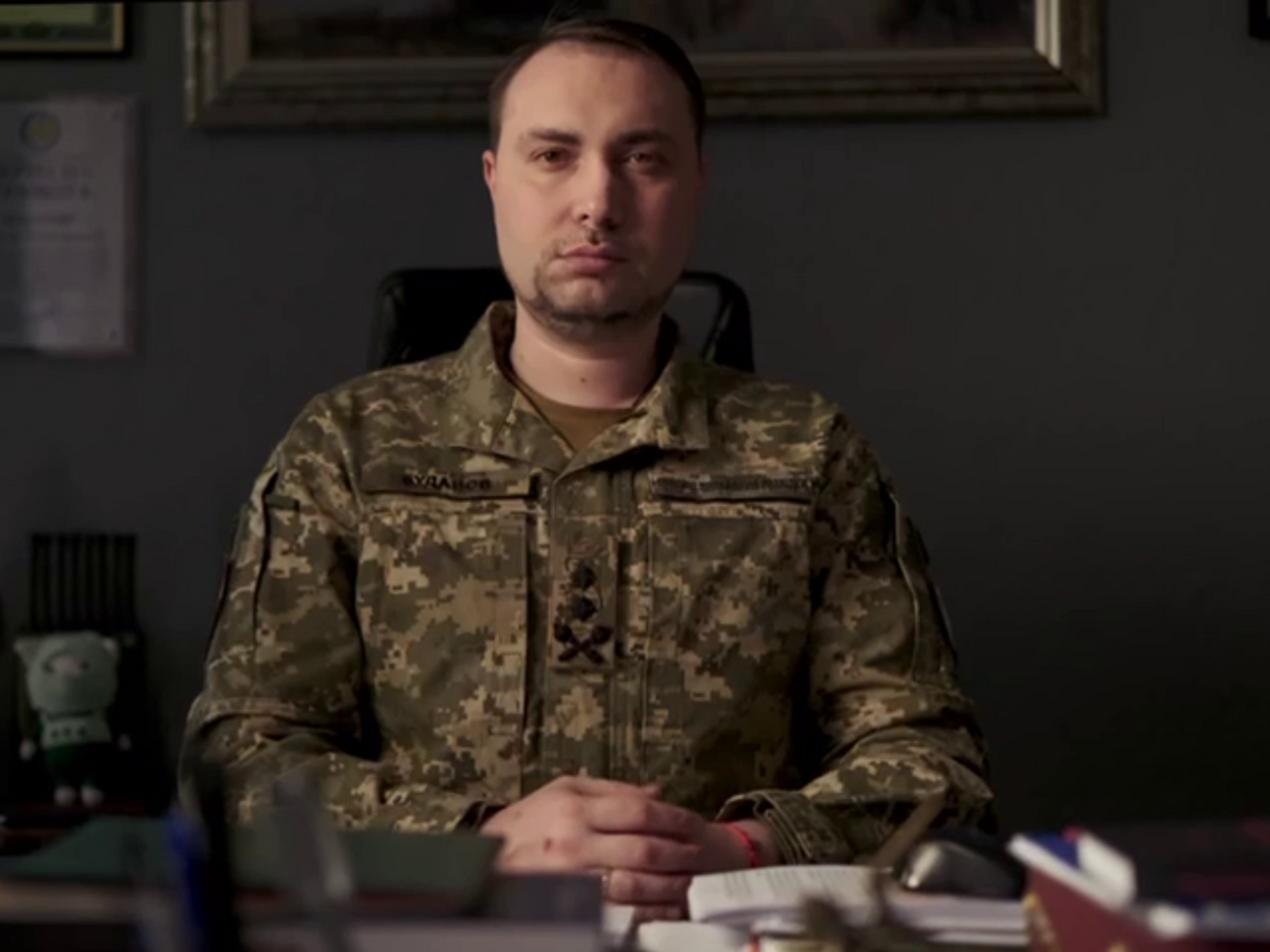 Буданов зазначає, що в Росії вкрали кошти, виділені на вторгнення в Україну, і щоб приховати розкрадання, окупантам довелося розпочинати війну, заплющивши очі на сумніви