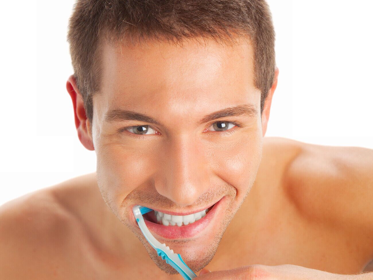 По словам эксперта, для того, чтобы очистить поверхность между зубами, нужны так называемые интердентальные щетки