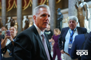 Палата представителей отправила Маккарти в отставку с поста спикера