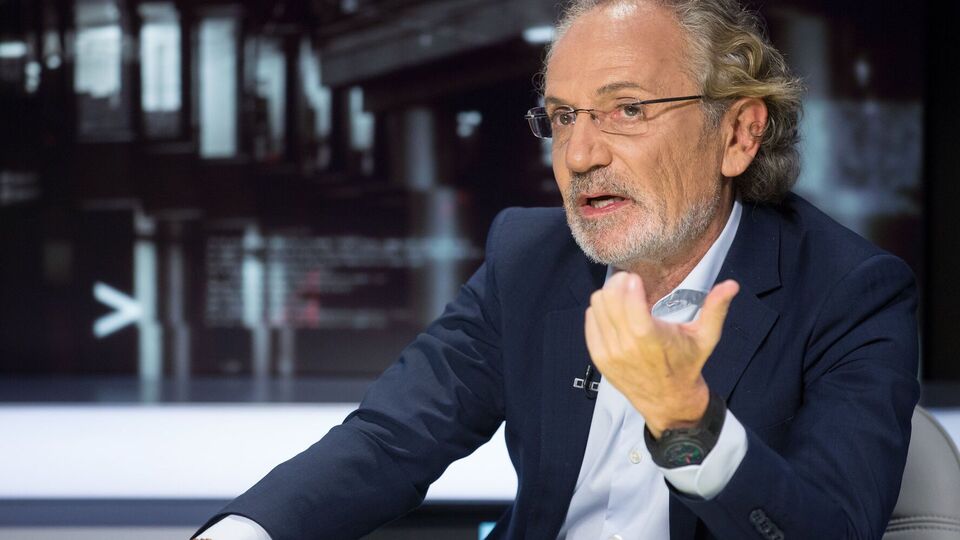 Шустер зазначив, що не пригадує випадків, щоб приховували смерть керівника країни