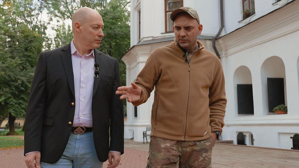 Чудик рассказал, как снимал наручники, надетые боевиками "ДНР"