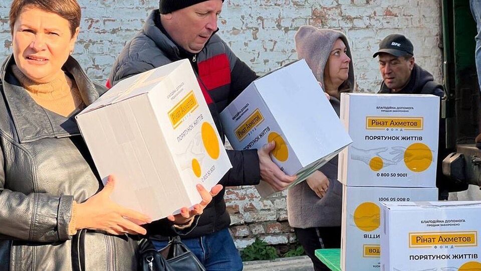 З 2014 року Фонд передав для жителів України 13 млн продуктових наборів