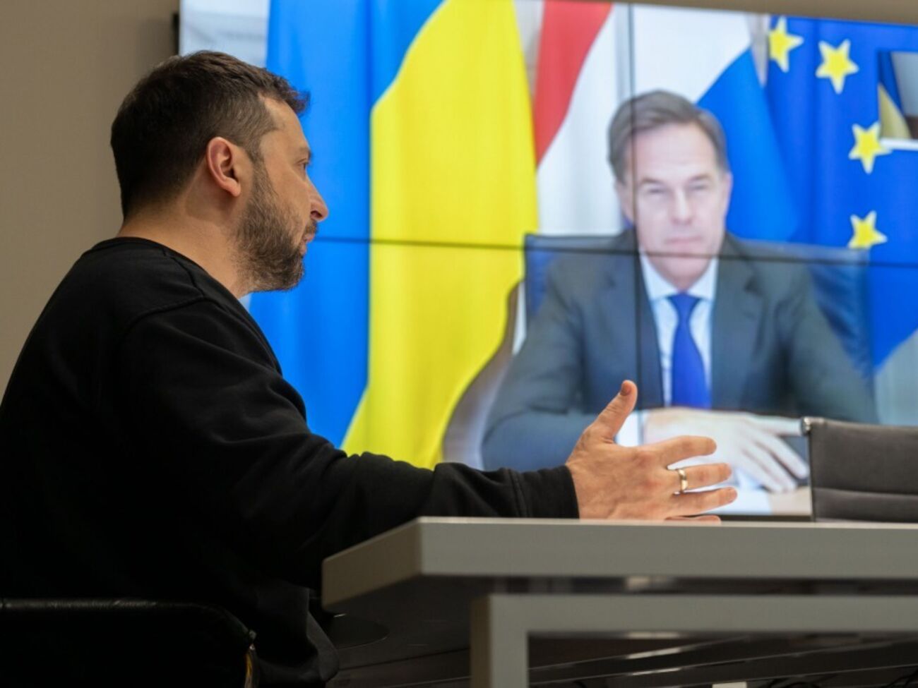 Зеленський показав своє спілкування з Рютте