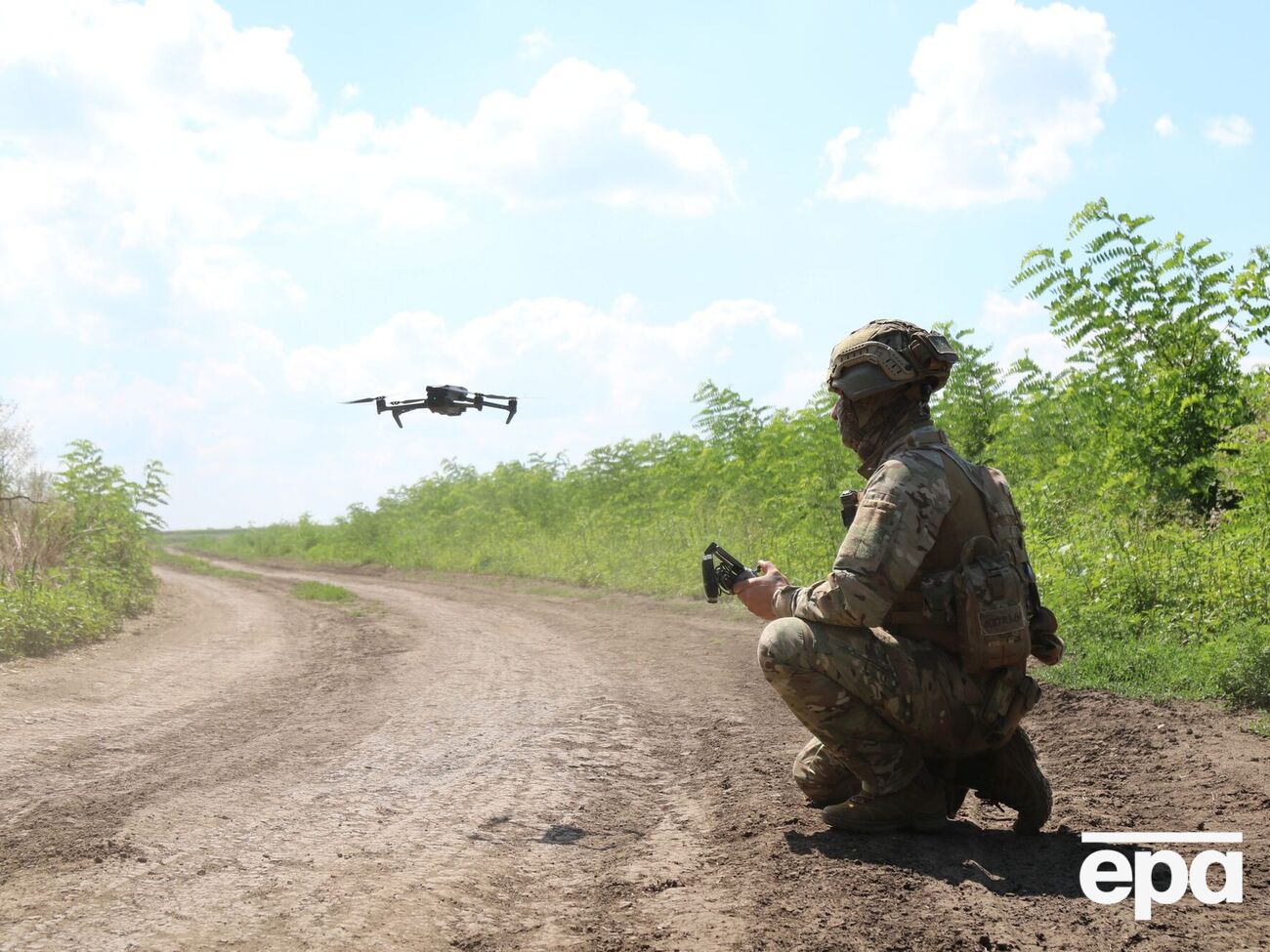 Волонтеры считают, что постановление заблокирует работу многих активистов, которые сейчас ищут и оказывают помощь бойцам