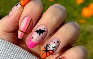 Мастер использовала в одном маникюре несколько цветов лака