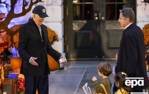 Дети Блинкена получили сладости от Джилл и Джо Байдена