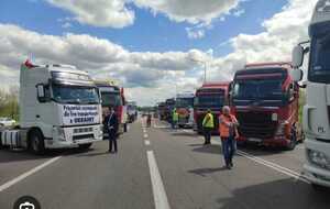 Украина инициировала встречу с Польшей и Еврокомиссией после угроз перекрытия границы