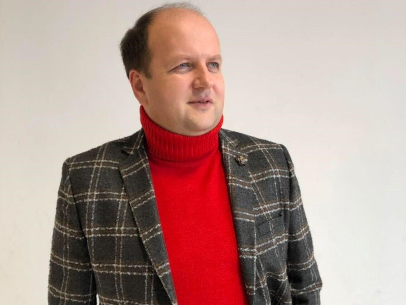 Бронюк зазначив, що вважає неправильним критикувати Зеленського під час війни