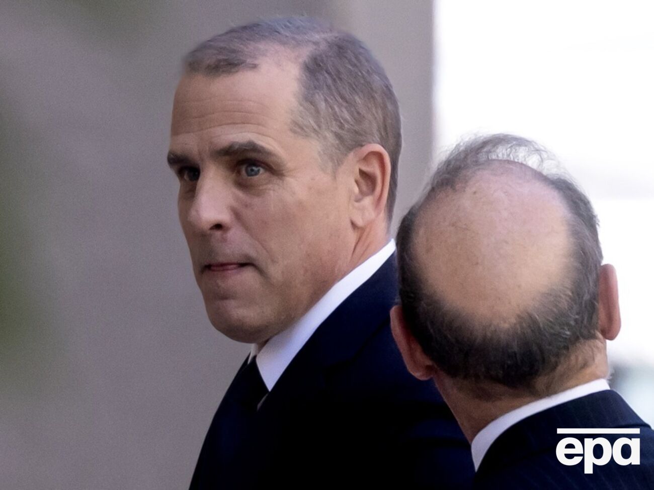 Хантер Байден (слева) может сесть на 25 лет, если его вина будет доказана