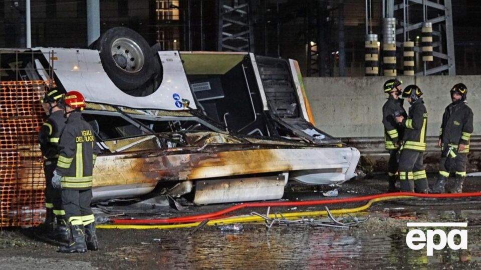 Из-за падения автобуса с эстакады в Венеции погиб 21 человек, в том числе четверо украинцев