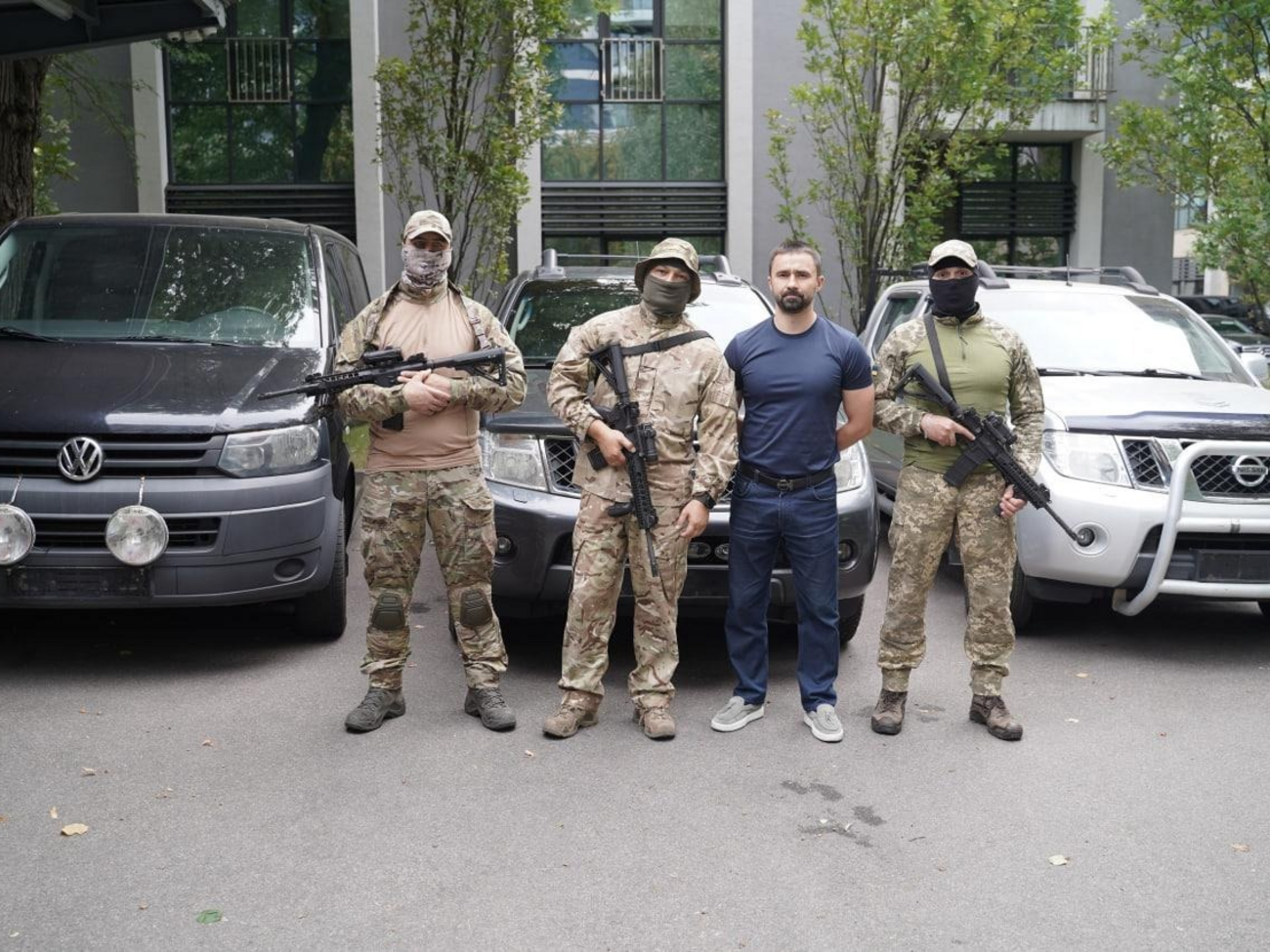 Военные часто обращаются именно за автомобилями с высоким клиренсом, ведь они удобны для выполнения различных задач, сообщили в компании