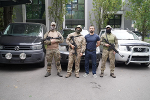 Военные часто обращаются именно за автомобилями с высоким клиренсом, ведь они удобны для выполнения различных задач, сообщили в компании