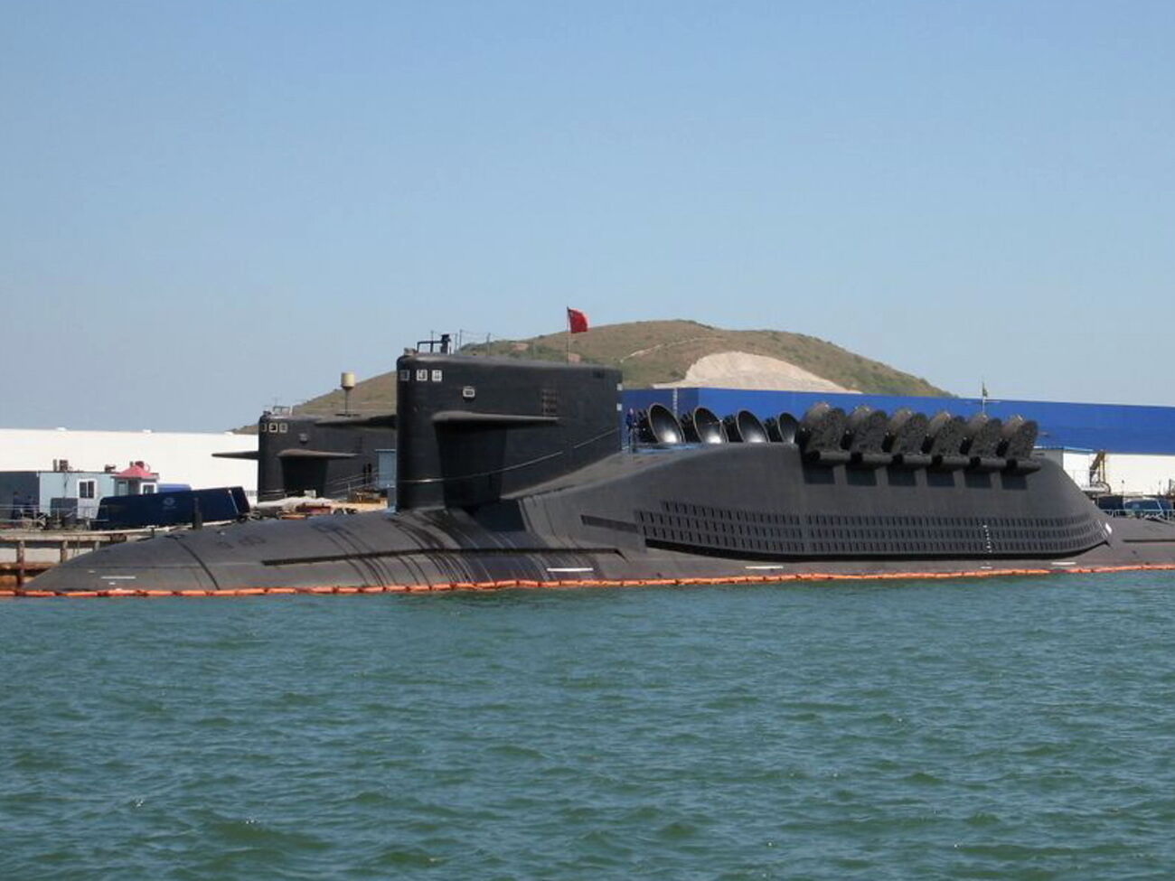 Китайская подводная лодка, по данным разведки Великобритании, потерпела крушение, весь экипаж погиб