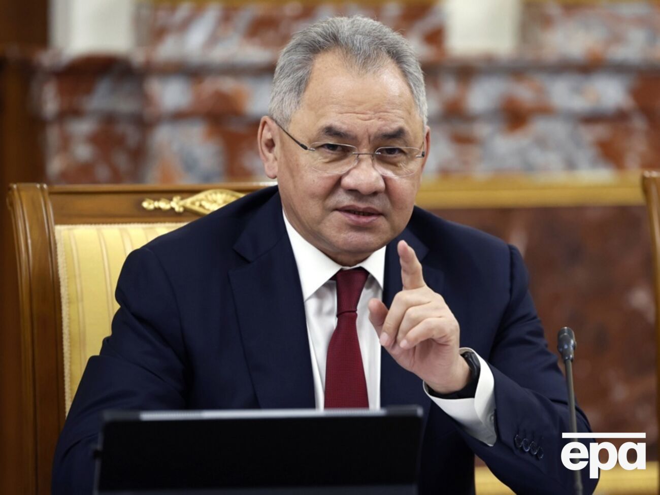 Жирнов зазначив, що Шойгу (на фото) у РФ – другий за популярністю після Путіна