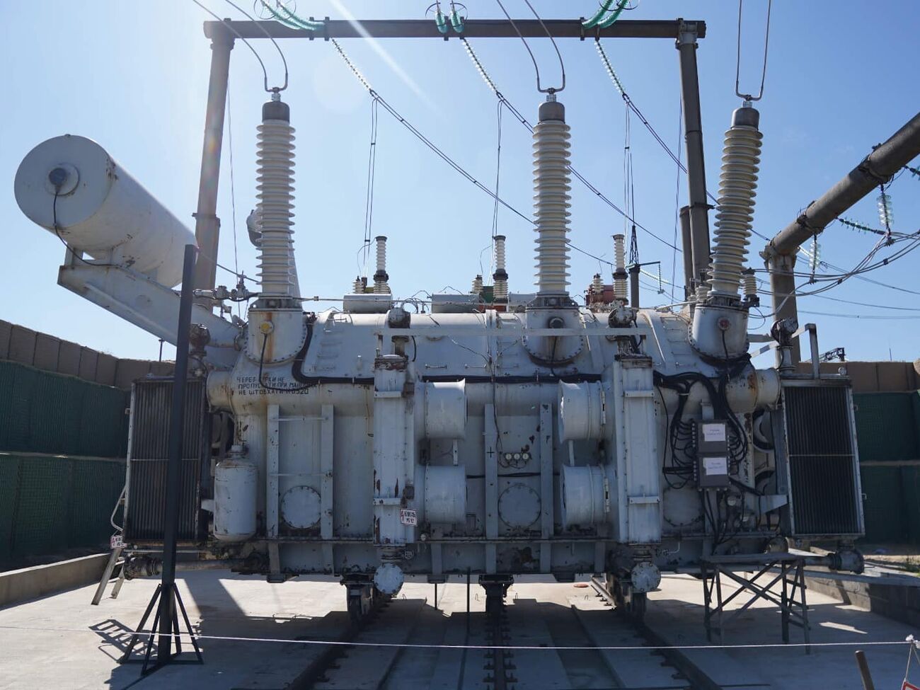 Україна хоче убезпечити частину своїх нових трансформаторів від ракетних ударів РФ, залишивши їх тимчасово за кордоном