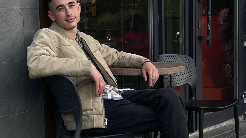 Навесні 2020 року Сасанчин став переможцем шоу "Голос країни"