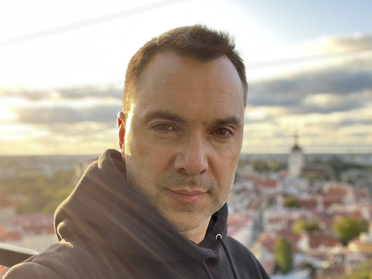 Арестович упевнений, що його оголосили в розшук через виступ у Таллінні на "Антивоєнній конференції"