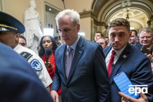 Палата представителей проголосовала за отставку Маккарти с должности спикера