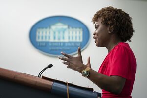 В администрации Байдена хотят убедиться, что обе палаты Конгресса США придерживаются своего обещания по вопросу поддержки Украины, отметила Жан-Пьер
