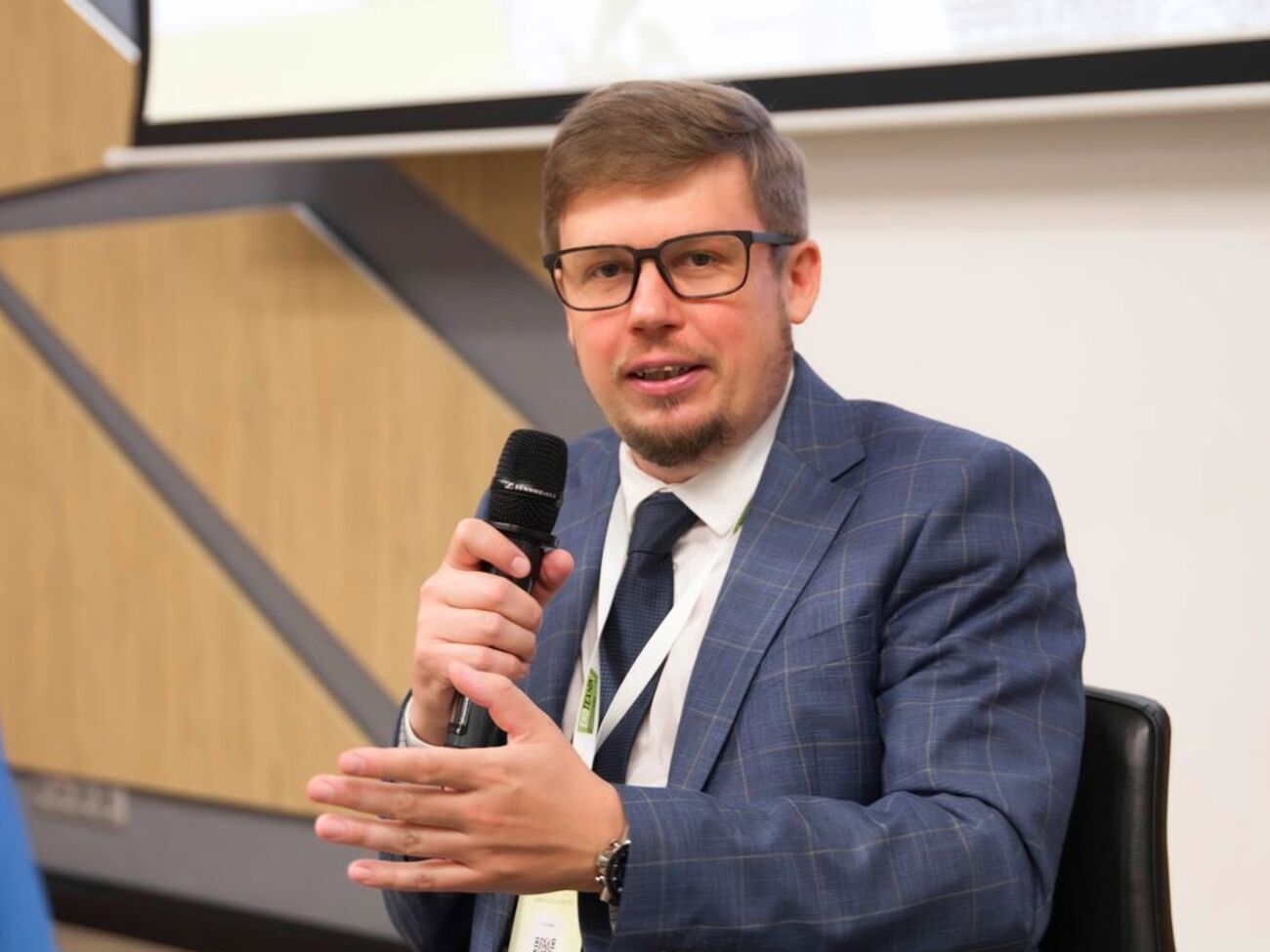 Станислав Игнатьев подчеркнул, что диспетчерская помощь – это самая дорогая электроэнергия, которая может быть