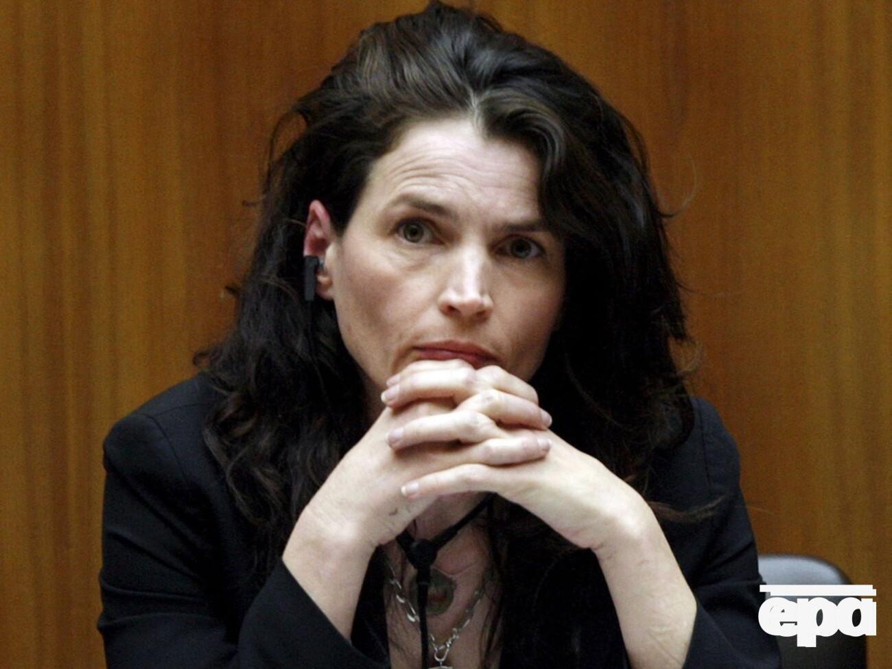 За словами Ормонд, Вайнштейн зґвалтував її 1995 року після ділової вечері