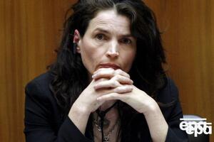 За словами Ормонд, Вайнштейн зґвалтував її 1995 року після ділової вечері