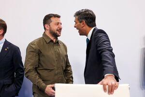 Зеленский 5 октября провел встречу с Сунаком на полях третьего саммита Европейского политического сообщества в Гранаде