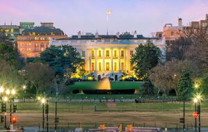 В Белом доме рассматривают разные варианты, пытаясь найти дополнительные средства для поддержки Украины, отметили СМИ