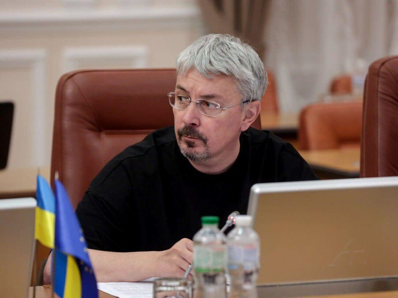 Ткаченко звільнився з посади генерального директора каналу "1+1" та "1+1 медіа" у зв'язку з обранням народним депутатом у 2019 році