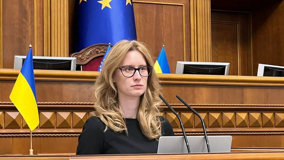 Підласа понад 10 годин простояла на трибуні Ради