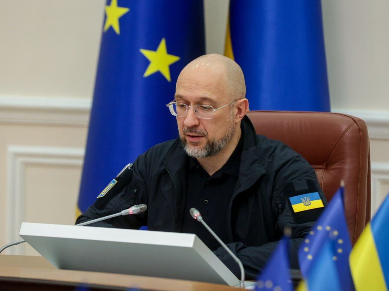 Кабмин Украины проводит работу по поиску кандидата на дожность министра культуры, отметил Шмыгаль