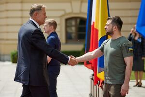 Во время визита в Румынию Зеленский проведет встречу с Йоханнисом, отметили СМИ