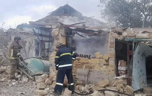 Окупанти завдали авіаудару керованими авіабомбами по Бериславській громаді приблизно о 8.15, зазначили у прокуратурі