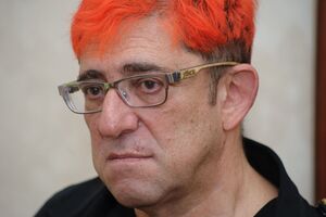 Напевно, я б зараз вилетів в Ізраїль. Коли Ізраїль у небезпеці, євреї всього світу стікаються додому. Але в мене бетонна відмазка – я вже вдома, і в мене вдома війна