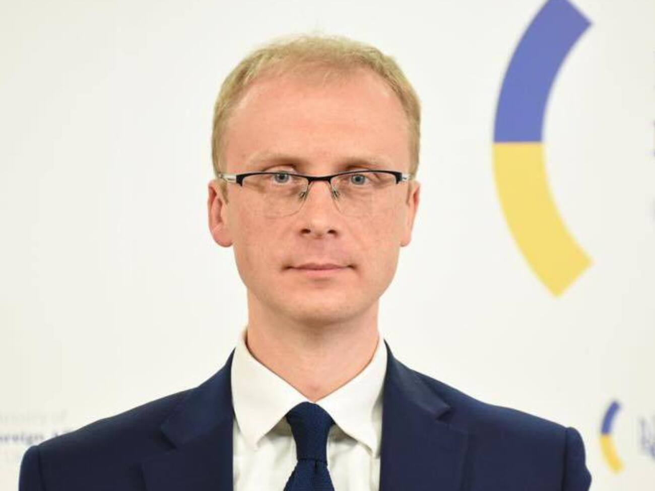 Ніколенко заявив, що загалом минулої доби оперативний штаб МЗС України опрацював понад 200 звернень громадян