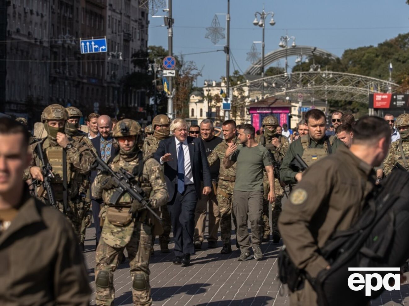 С начала полномасштабной войны Джонсон несколько раз приезжал к Зеленскому в Украину