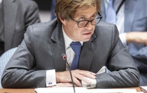 По словам Ривьера, нарушая международное право, Россия только повышает свою изолированность