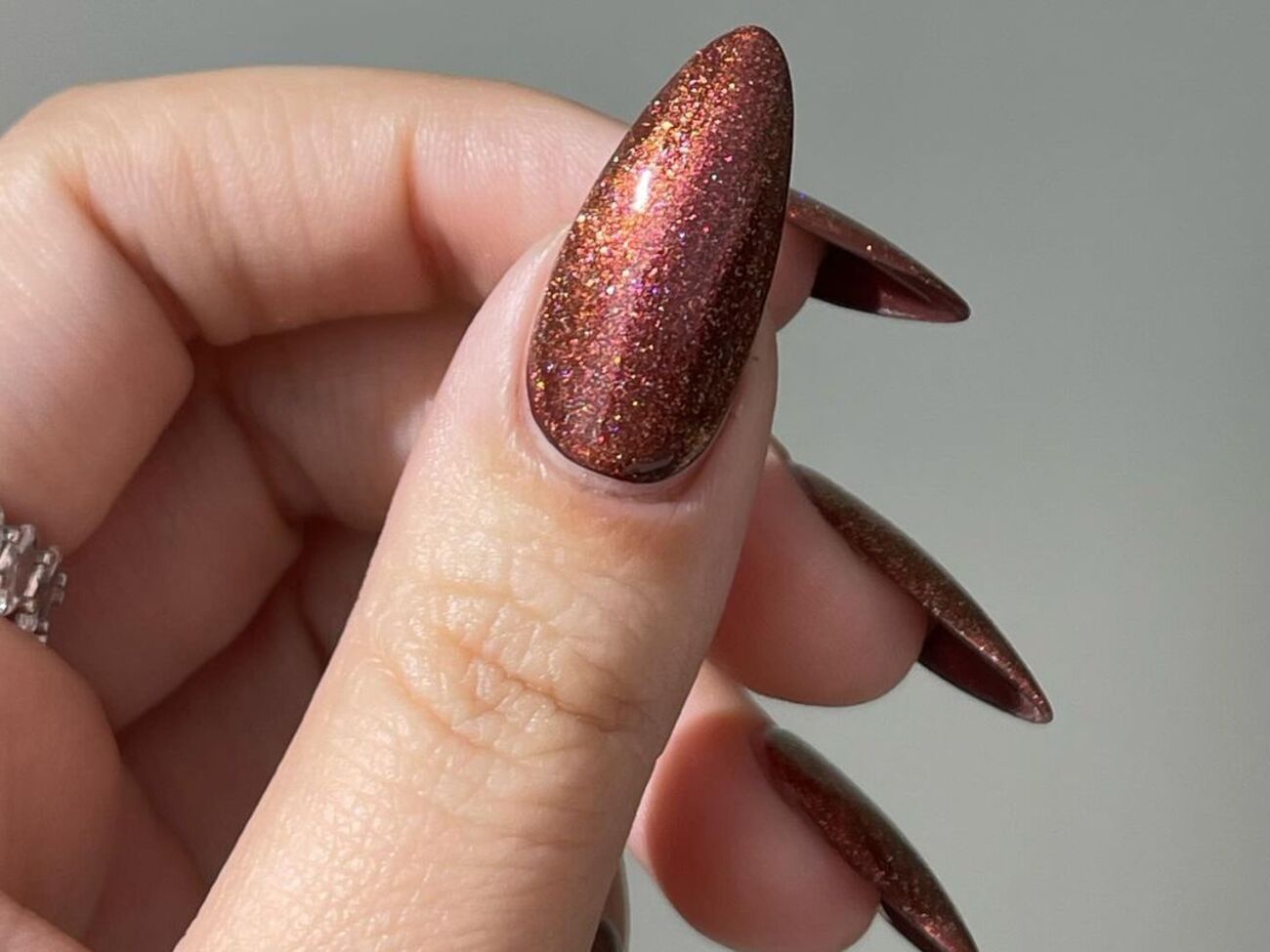 Такой маникюр прост в выполнении