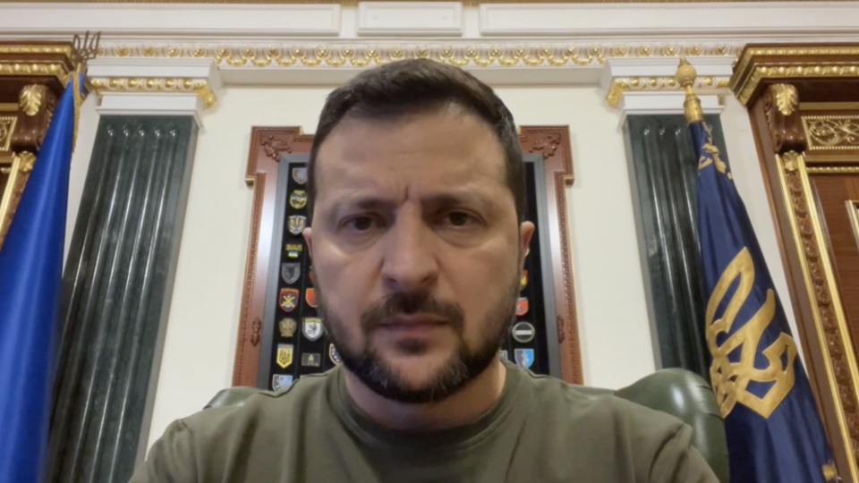 Зеленський закликав усіх українців зважати на сигнали повітряної тривоги