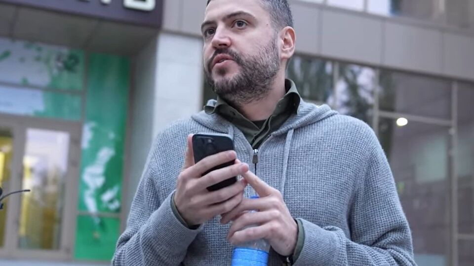 Колюбаев раньше имел совместную компанию с Ермаком и вместе продюсировал фильм