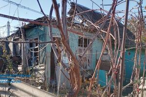 Унаслідок російської атаки БПЛА в Нікополі пошкоджено житлові будинки, господарські будівлі й автомобілі, зазначили у прокуратурі