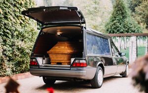 Во время перевозки тел мужчина останавливался в безлюдных местах и снимал с них все ценные вещи, отметили в полиции Тернопольской области