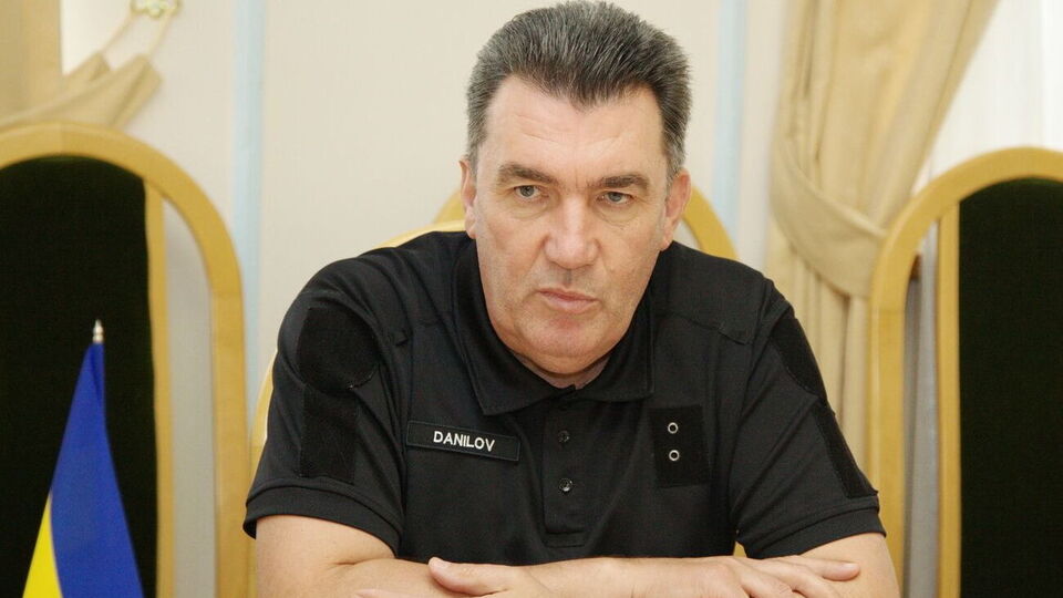 В Україні вже розроблено програми забезпечення військових боєприпасами, бронетехнікою і ракетами, зазначив Данілов