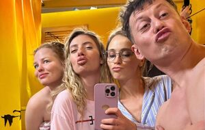 Головні ролі у серіалі зіграли (зліва направо) Остреїнова, Петрожицька, Кошмал та Вівчарюк