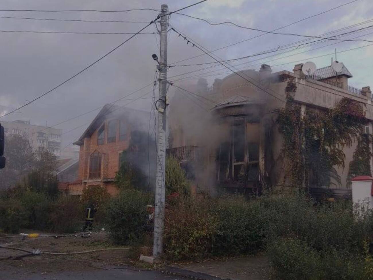 От обстрелов пострадал дом местного депутата