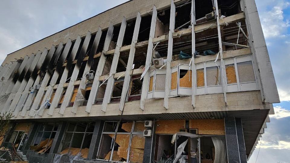 В результате вражеской атаки в библиотеке произошел пожар