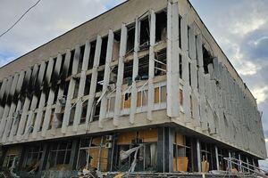 Окупанти зруйнували бібліотеку в Херсоні, у місті є загиблий унаслідок обстрілу