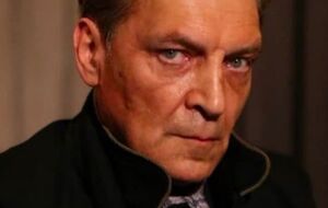 Россия ежегодно выгребает из недр Якутии 40 млн карат алмазов. При этом в самой Якутии 76% детских садов, школ и больниц не имеют водопровода, отопления и канализации